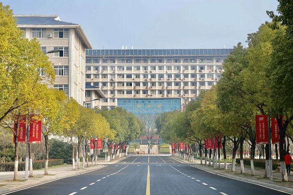 武漢工商學(xué)院統(tǒng)招?？普猩改? /> </a>
                                </div>
                                <div   id=